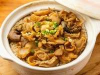 ご飯にしっかりとアワビのだしが染み込んだ『あわびごはん』(2人前)