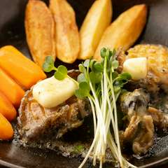 肉厚なアワビを陶板で焼き上げる『あわびのステーキ（大）』