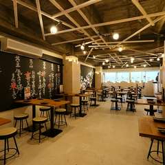 2階はゆったり3階は賑やかに、ツーフロアで違った楽しみ方を