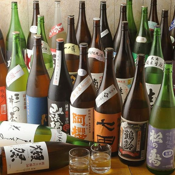全国各地の専門店から仕入れた、30種類もの珍しい日本酒を堪能