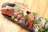 毎日厳選した鮮魚を市場より直送しこのお値段を実現しました。鮮度が違う、旨さが違う刺身を是非ご賞味ください。