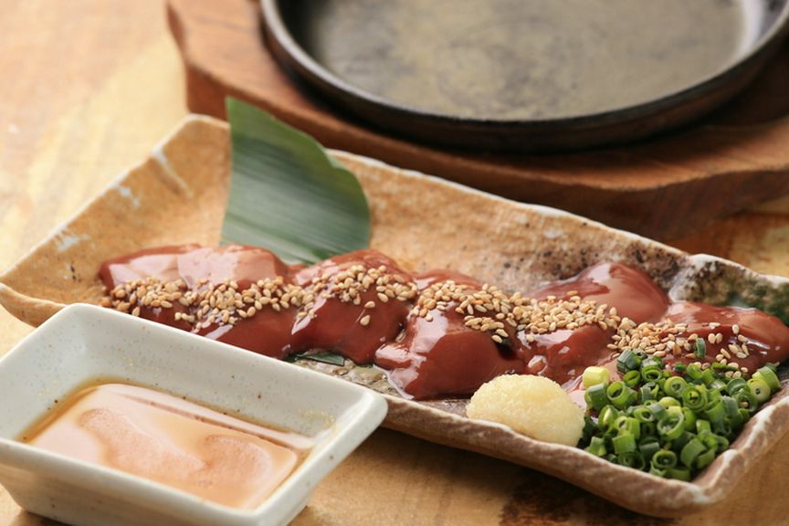 素材が活きる新鮮！　白レバー炙り