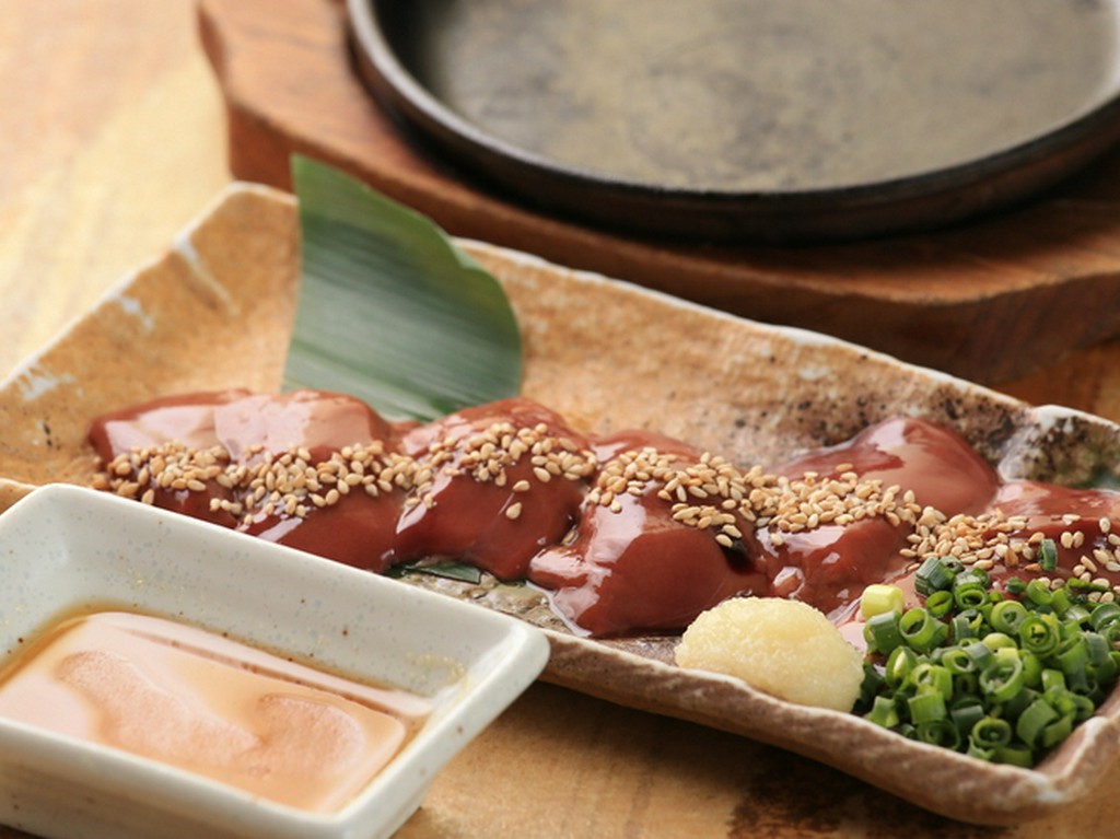 素材が活きる新鮮！　白レバー炙り