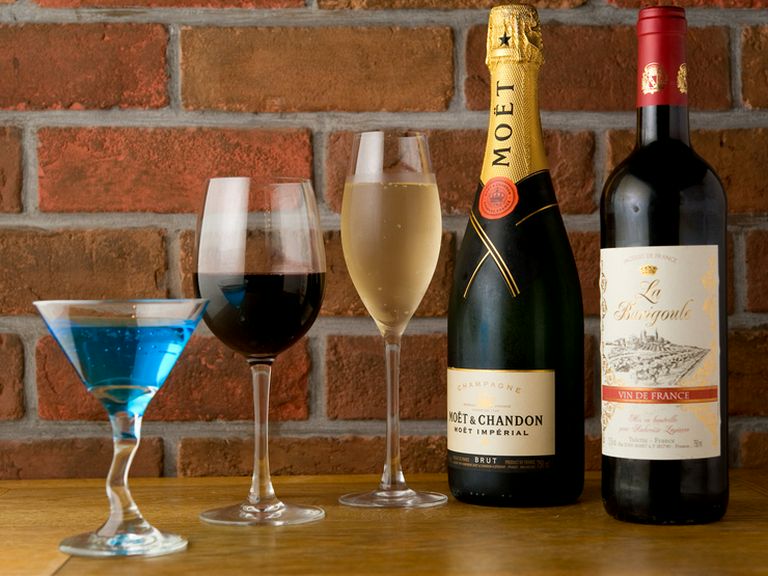 お茶やお酒だけでの利用もでき、ドリンクの種類も豊富