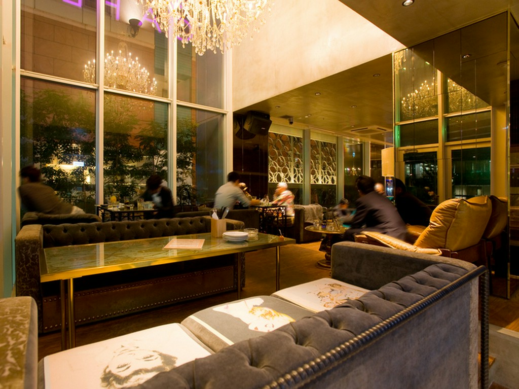 大人な空間で気を張ることがないように心地よいおもてなしを