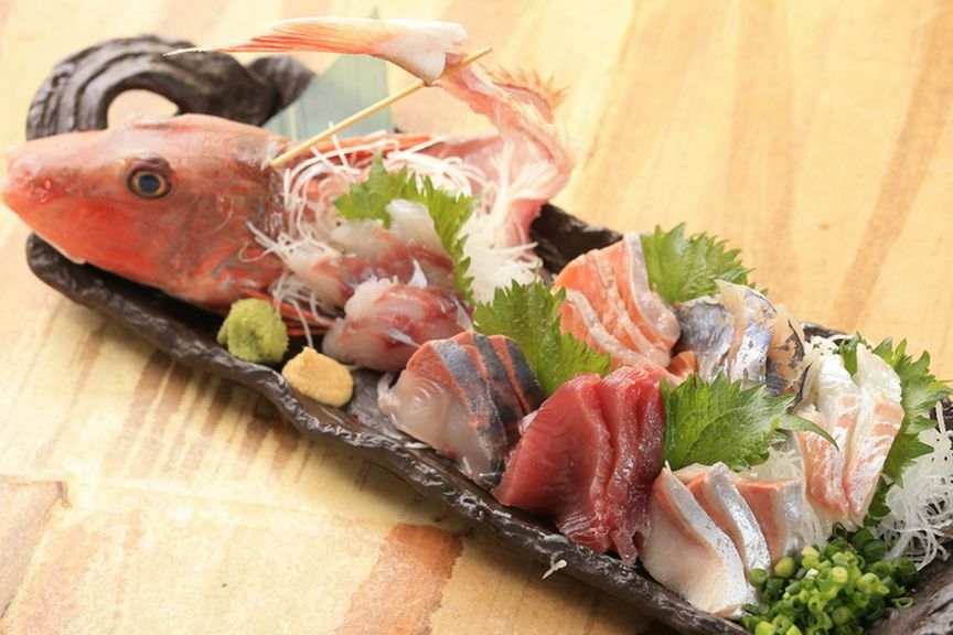 素材にこだわり、全国各地から厳選した新鮮で旬な食材を味わえる