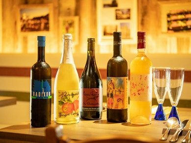 郷土色豊かな料理と相性の良い、イタリア全土のワインを用意