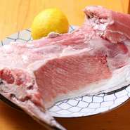 ※4名様以外でのご予約や、当コース以外のご予約はお電話で承っております。ご相談ください。
※平日は中学生以下のお子様の入店はご遠慮いただいております。
※当日キャンセルの場合、キャンセル料として100％を申し受けます。
※他の割引・クーポンとの併用は不可となります。