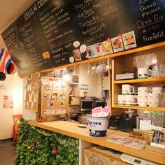 カウンターでセルフオーダースタイル