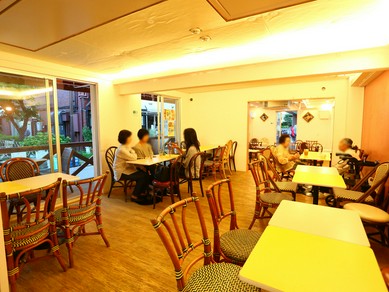 ママも子どもも気兼ねなく楽しめる、半個室あり