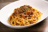 お肉たっぷり旨味たっぷりの自家製ミートソース
