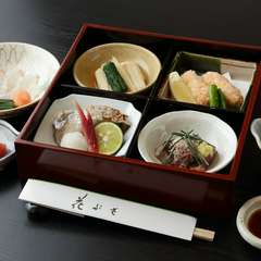 文豪であり、美食家でもあった故池波正太郎氏名付けた『千代田膳』