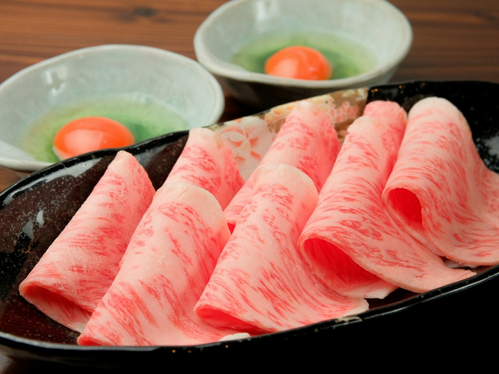 『特選黒毛和牛焼きしゃぶ』でA4・A5ランクの上質素材を堪能。さらりと甘い脂が美味！