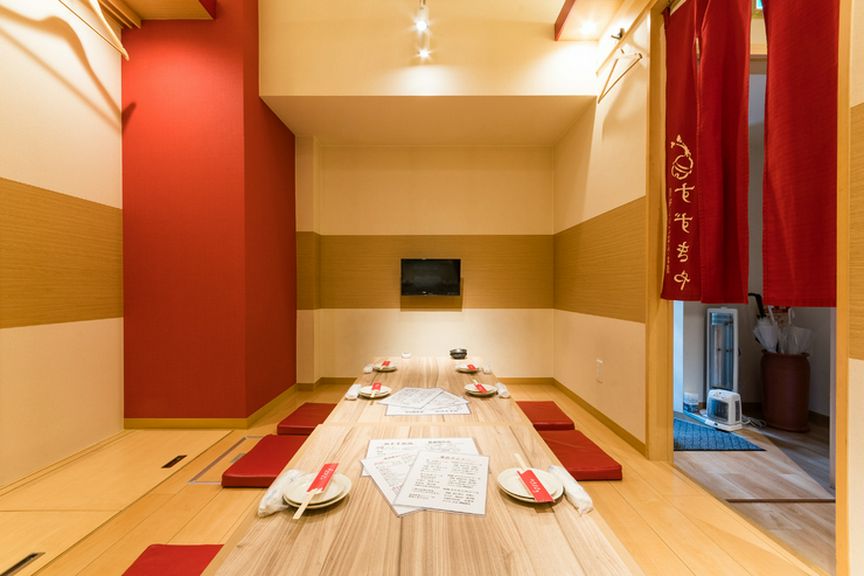 周りを気にせずに落ち着ける個室を完備