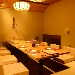 同窓会やコンペの打ち上げなど、最大24名までの宴会に