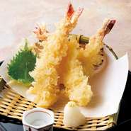 大きな海老三本の盛合せ。追加は一本450円より承ります。