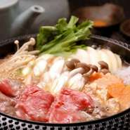 当店自慢の割り下に松阪牛がマッチ。しみわたる旨み。食の贅沢を堪能ください。※ご注文は二人前より承ります。