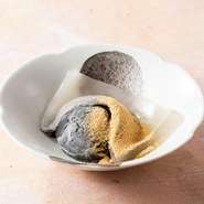 新食感！アイスの上には、なめらかなわらび餅が。
■黒ゴマアイス　or　ほうじ茶アイスをお選びいただけます。