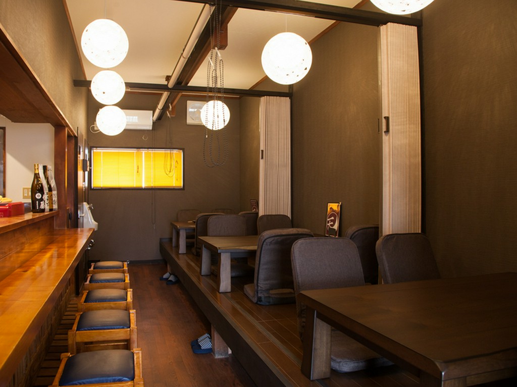 個室感を大切に、人数に合わせてカスタマイズ可能な座敷席