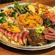 各タクシー会社で行っているデリバリーに加えて自社配送もはじめました。まだまだ狭い範囲ですが（半径2km程度）、どうぞお気軽にお尋ね、ご利用ください。