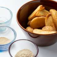 コンソメ、3種のチーズ、バター醤油