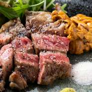 30日間熟成させたサーロインの旨い部分だけを使用！　口の中でとろけるサシと大粒で濃厚なうにのまろやかさが絡み合い最高のマリアージュをうむ逸品