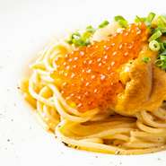 うにといくらとほたてのクリームパスタ