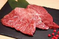 お金があればこれだけ食べていたい…。歯もいらないくらい柔らかい夢のようなお肉です。記念日、誕生日など、お祝いの席にどうですか？