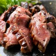 一度も凍結させていない新鮮なタン
他のお店のタンと食べ比べてみて！　自信あり!!　焼いて出てきます。