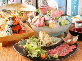 長年取引があり、信頼のおける仲買人から仕入れる旬の魚介