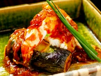 プリッとした食感がたまらない『手づくりXO醤 伊勢海老の陶板焼き』