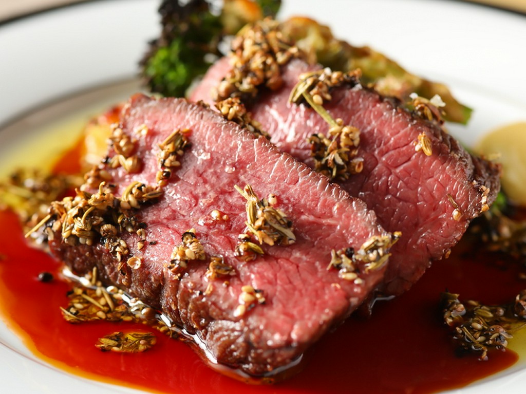 国産のヘレ肉をはじめとした、上質な銘柄牛にも出合える