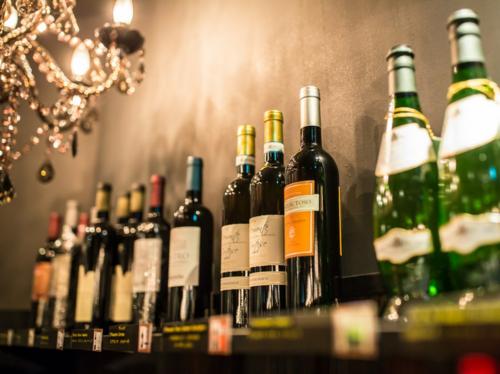 料理に合わせて吟味した「世界の美酒」に酔いしれるひと時