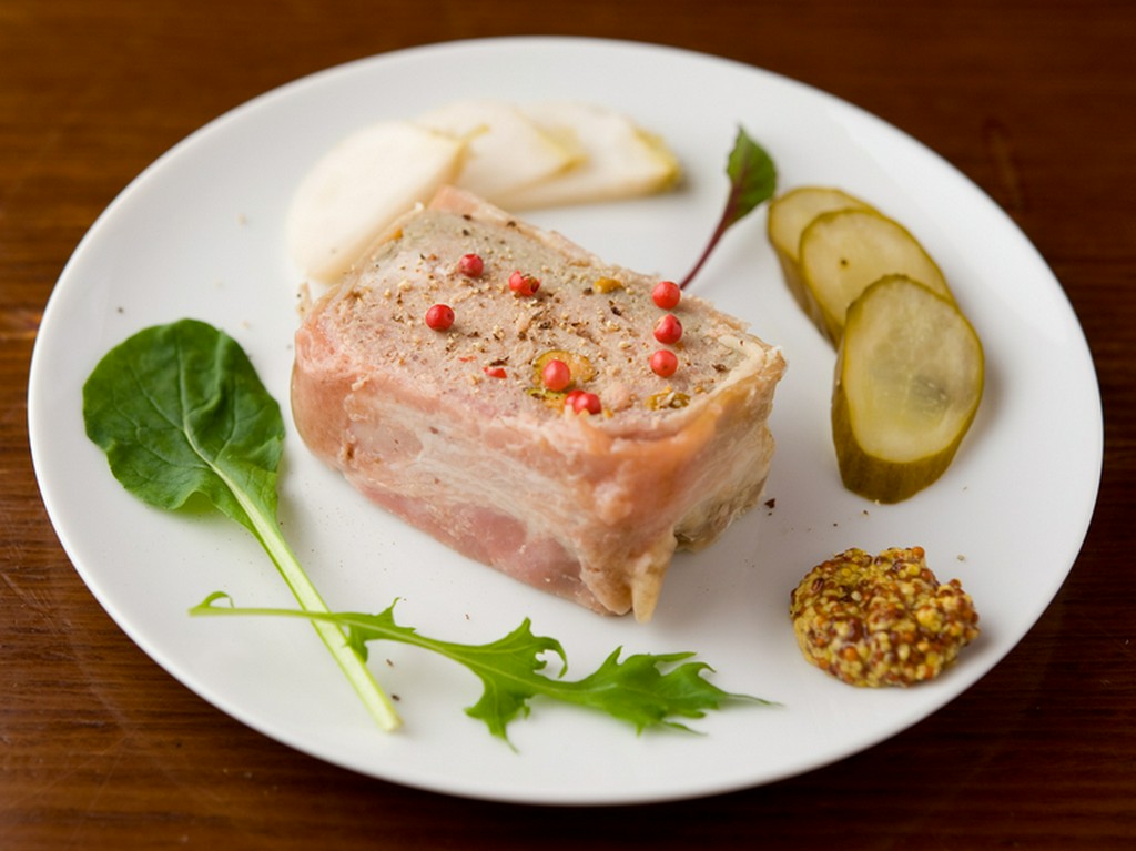 肉のうまみが口の中に広がる『パテ・ド・カンパーニュ』