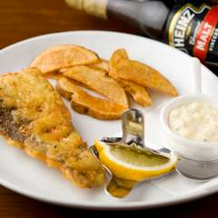 揚げたての真鱈と自家製タルタルが絶妙な相性の『フィッシュ＆チップス』