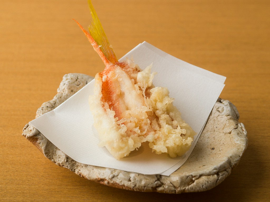 肉厚でとても淡泊なのに甘味をしっかり感じる、神奈川県 佐島産『姫小鯛』