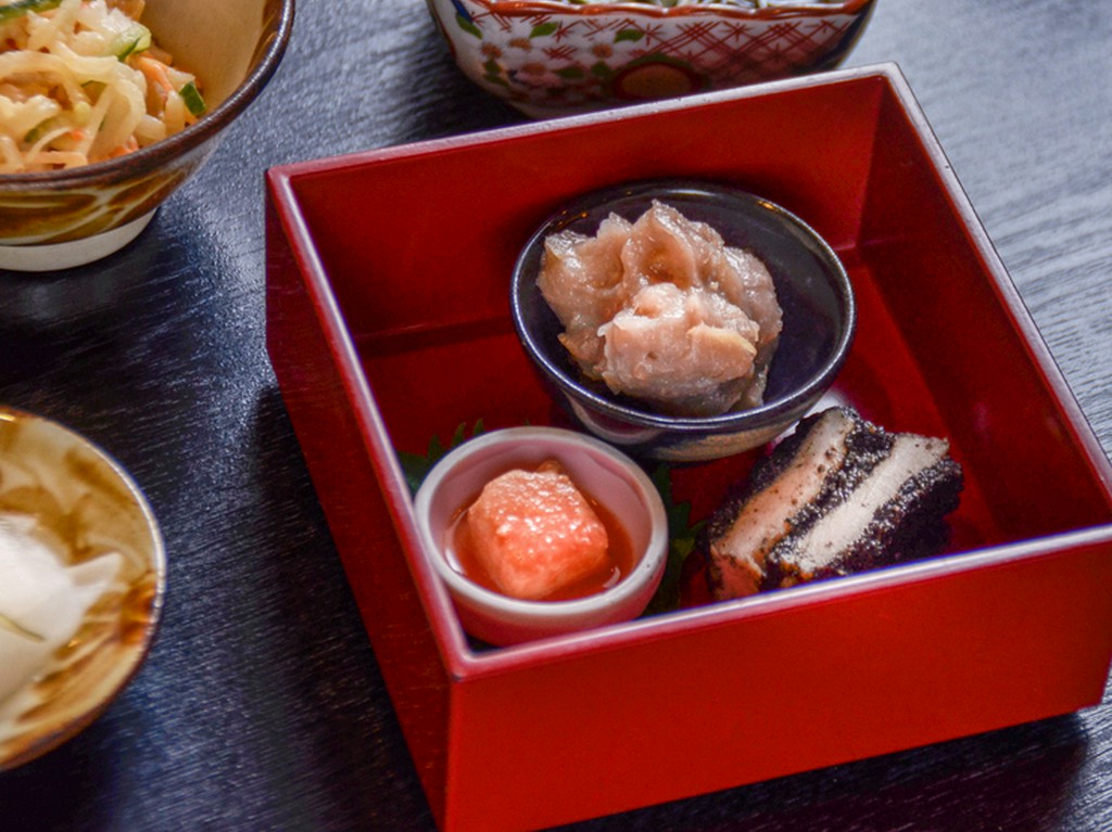 ゴージャスな琉球宮廷料理を集めた『前菜』