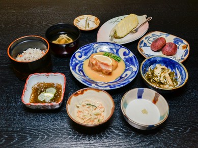 琉球の宮廷料理が満喫できる『貫花（ぬちばな）コース』