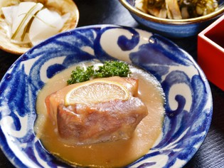 トロリとした味わいが口に広がる『ラフテー（三枚肉角煮）』