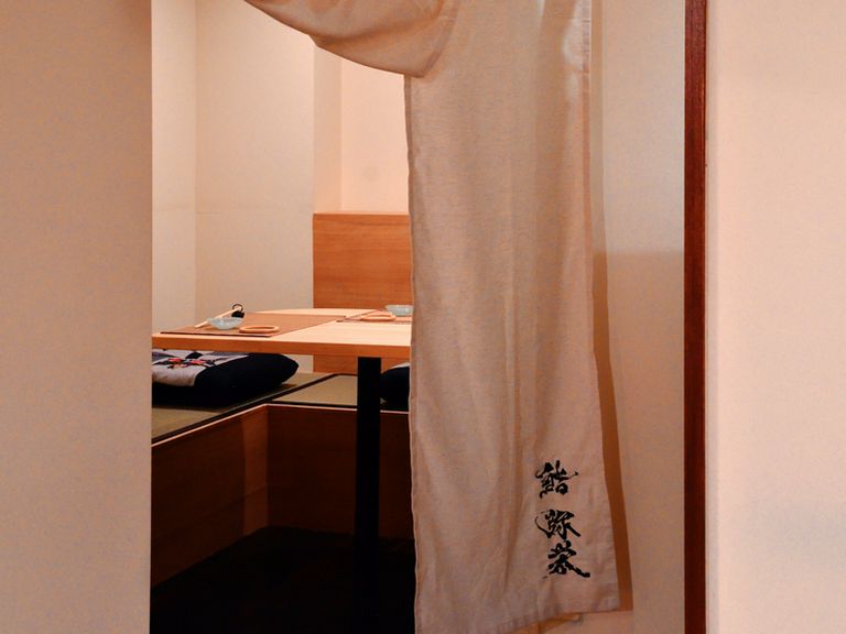 プライベート感ある半個室で、カジュアルな接待や打ち上げが可能
