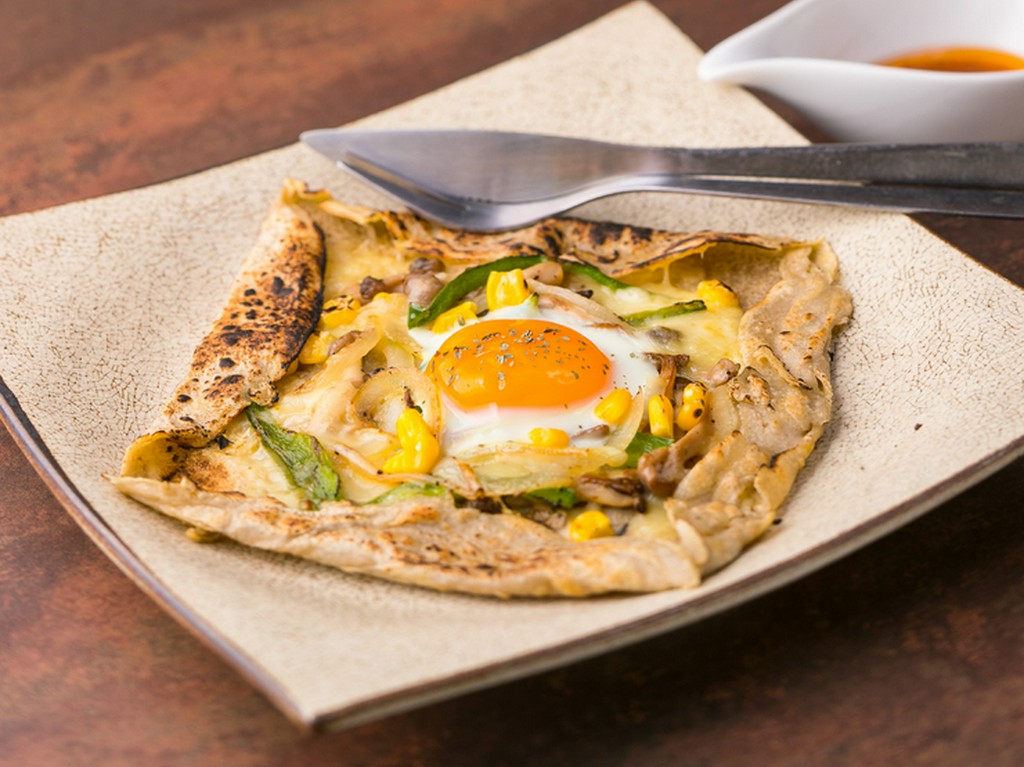 メインからデザートまで、そばづくしで盛り上がる 