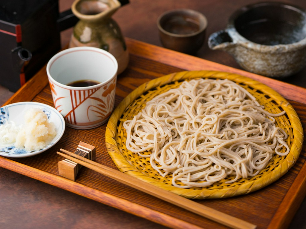 辛味好きな人には見逃せない。さっぱり感と強い辛味が慣れると病みつきになる『辛味大根そば』