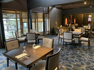 古民家の空気感と創作フレンチで織り成すモダニズムな雰囲気