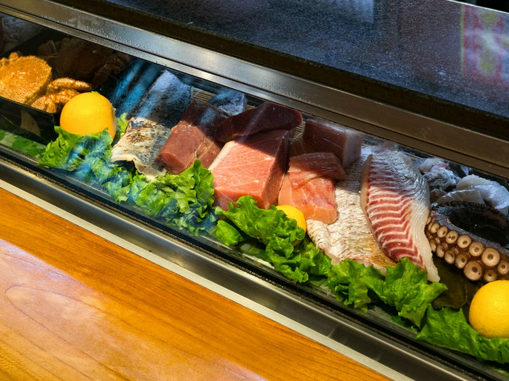 熟練の目利きで仕入れるネタ。常時30種類ほどが揃う