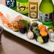 毎日3時に市場に出向き、魚屋よりも先に買い付ける新鮮な魚介を使ったにぎり。水揚げの少ない魚や瀬戸内海で獲れた天然物など約30種類の中から、12種を堪能できます。絶妙な加減で握ったシャリも絶品です。