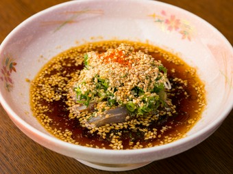 リピーター続出。注文が絶えない人気メニュー『あじのゴマ和え』