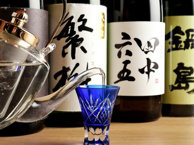 岐阜ではあまり飲むことができない、九州の日本酒を用意