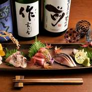 料理人の確かな目で市場から厳選仕入れした新鮮な旬魚の中から、特におすすめを盛り合わせにした逸品です。大きさや天然ものにこだわり、脂ののりは目利きの鮮魚店のお墨付き。旬の日本酒とよくあいます。