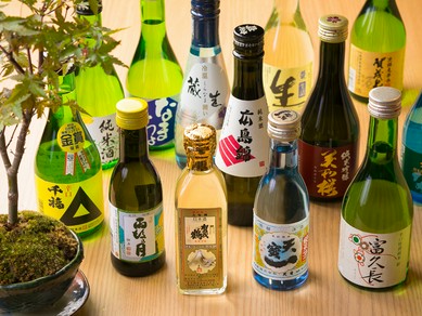 季節ものも含め広島県の地酒にこだわった日本酒を堪能できる