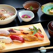 駅構内にありますのでお時間を気にすることなくお楽しみいただけます。